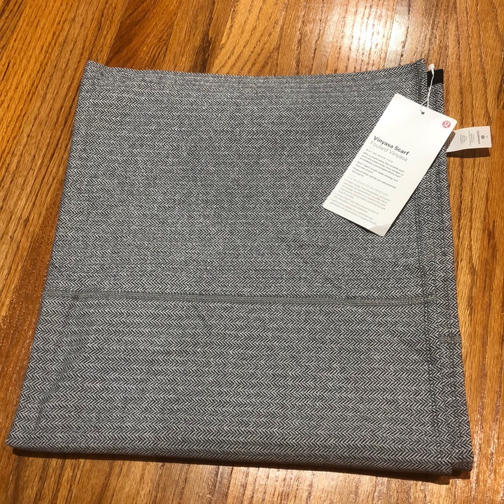 Lululemon Vinyasa Scarf NWT